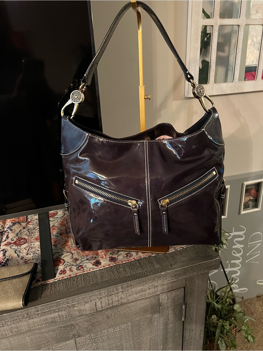 DOONEY AND BOURKE Patent Leather Shoulder Bag in Deep Purple AND WALLET - Picture 2 of 8